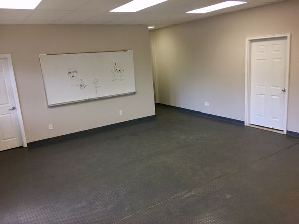 Hixson Pike Flex Space: 7611 Hixson Pike, Hixson, TN 37343